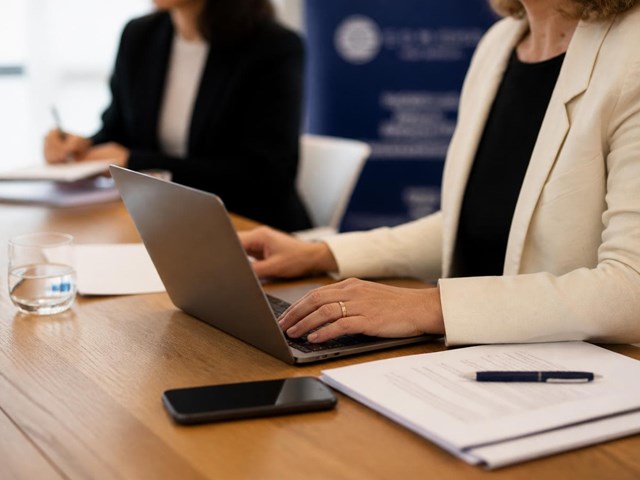Revisión legal de campañas de marketing digital e influencers en A Coruña